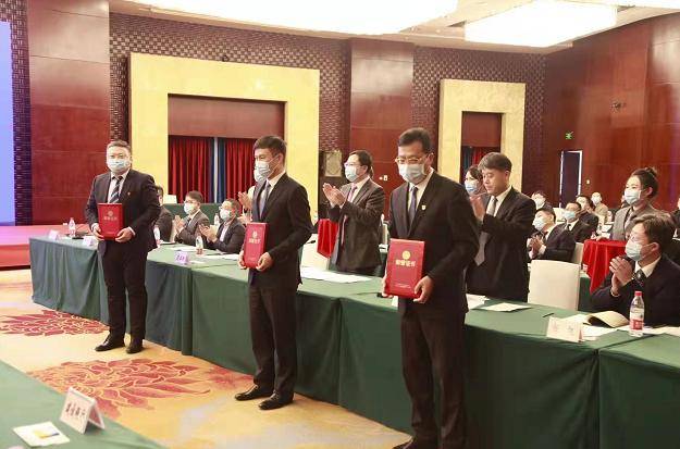 盛京银行锦州分行 荣获 “支持地方经济高质 量发展突出贡献单位”荣誉