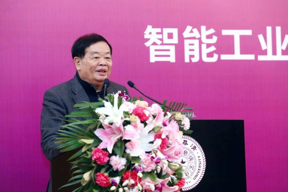 揭牌！清华大学与福耀玻璃合作，曹德旺被清华大学聘为荣誉导师！(图2)
