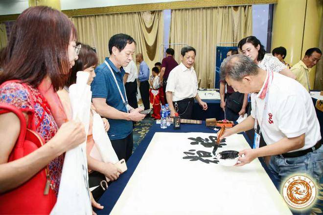 黄建喜被授予“ 博鳌中国当代传统文化十大新闻人物”荣誉称号(图7)