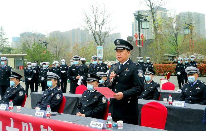 交警铁骑比武大赛，燃爆了！(图2)
