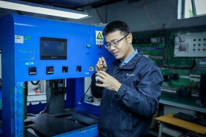 赞！电子局服务的这家企业荣获“全国工人先锋号”荣誉(图5)