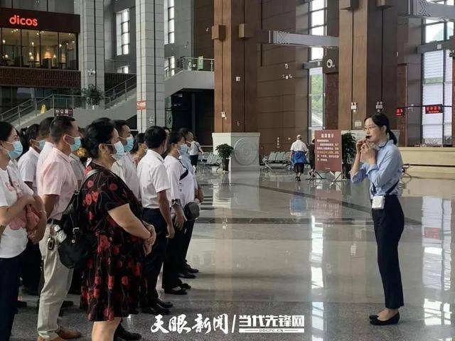 喜讯！荔波小七孔导游服务中心荣获“贵州省工人先锋号”荣誉称号(图5)
