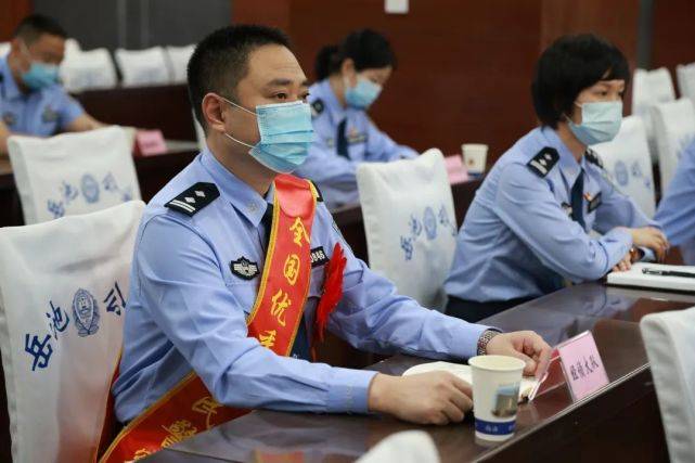 喜报！广安2名民警荣获“全国优秀人民警察”称号！(图2)
