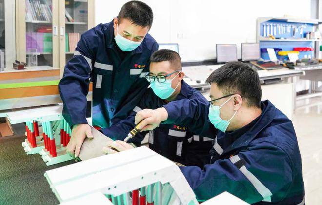 塔山矿陈建龙职工创新工作室获“山西省工人先锋号”称号(图2)