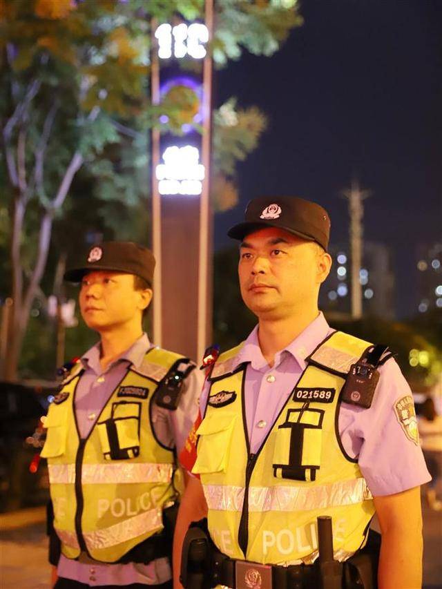 4年接警万余次无一投诉，民警舒德强荣获“武汉楷模”荣誉称号(图2)