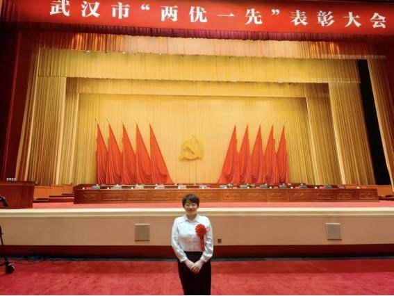 党建引领促发展，初心不改暖人心｜梧桐树党支部书记荣获武汉市“优秀党务工作者”称号(图1)