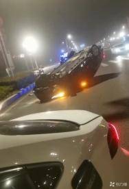 t3出行司机深夜救人显英勇，锦旗荣誉双丰收(图1)