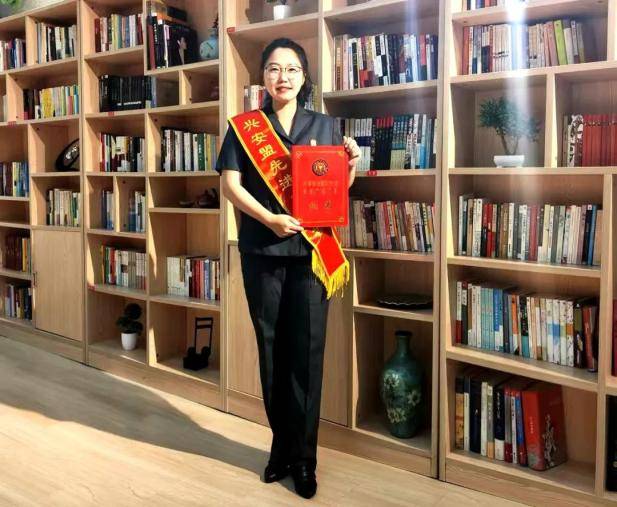 兴安盟中院孟海晶同志获评2025年“兴安盟先进工作者”荣誉称