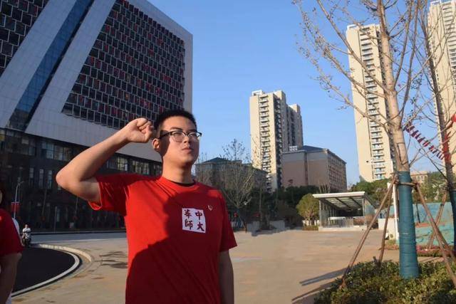成功推免985！湖北“实力型”学霸：连续三年专业第一，手握40余项荣誉！(图2)