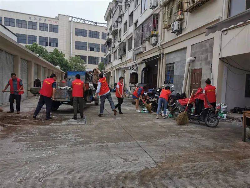 【巾帼竞芳华·致敬她力量】周柳月和66本凯发k8国际的荣誉证书背后的故事(图3)