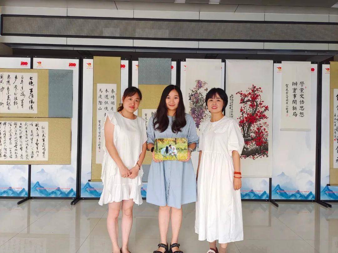 旌德县妇联开展“送奖下基层”荣誉送上门活动(图10)