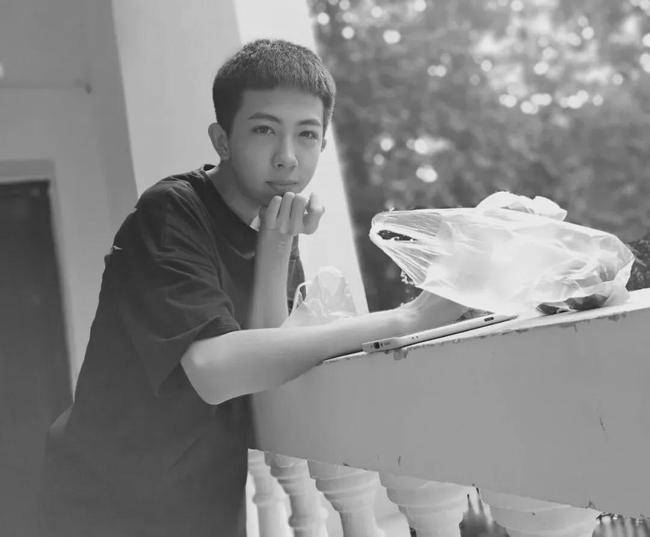 吕鹏同学被授予“青秀区见义勇为人员”荣誉称号(图1)